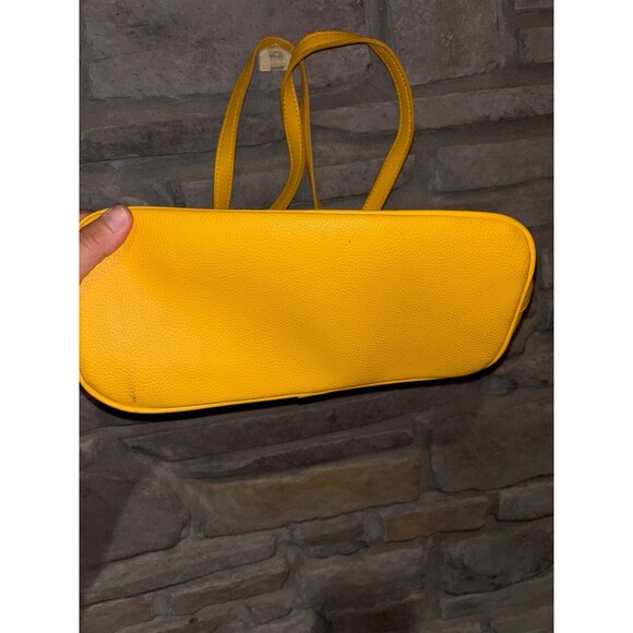 Dana Buchman
Hillary Satchel Short Handles Yellow Gray
Crossbody Strap - Picture 4 of 4